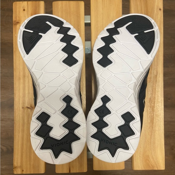 Vionic - Brisk Miles Sneaker - Picture 4 of 4